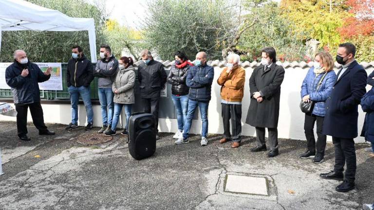 Imola, via Punta Chiusa protesta: No a nuovi appartamenti Imola, via Punta Chiusa protesta: No a nuovi appartamenti