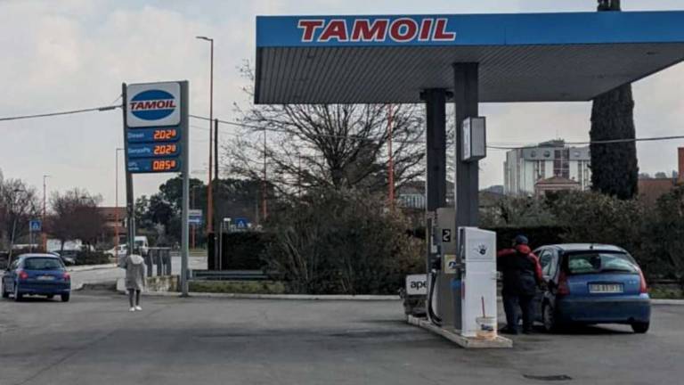 Cesena: carburanti sopra i 2 euro a litro Cesena: carburanti sopra i 2 euro a litro
