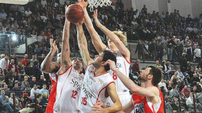 Basket A2, Rimini e Forlì: la storia del derby di Romagna siete voi Basket A2, Rimini e Forlì: la storia del derby di Romagna siete voi