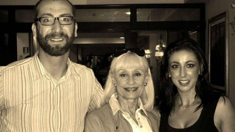 Oggi l'addio. Bellaria, il ricordo: La Carrà Cupido per i miei genitori Oggi l'addio. Bellaria, il ricordo: La Carrà Cupido per i miei genitori