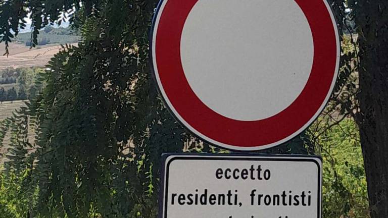 Savignano, scoppia la protesta per la strada riservata ai residenti Savignano, scoppia la protesta per la strada riservata ai residenti