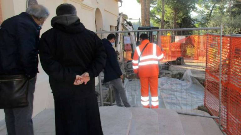 A Longiano sacrestia bloccata dai lavori per il centro A Longiano sacrestia bloccata dai lavori per il centro