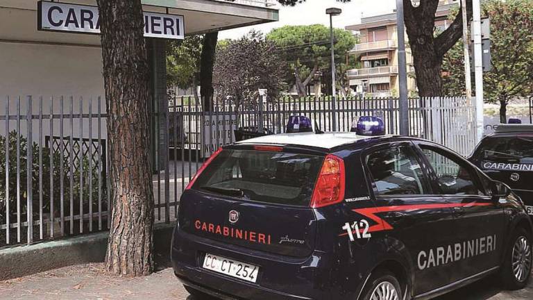 Riccione, ballerino di capoeira s'infuria in caserma e ferisce due carabinieri Riccione, ballerino di capoeira s'infuria in caserma e ferisce due carabinieri