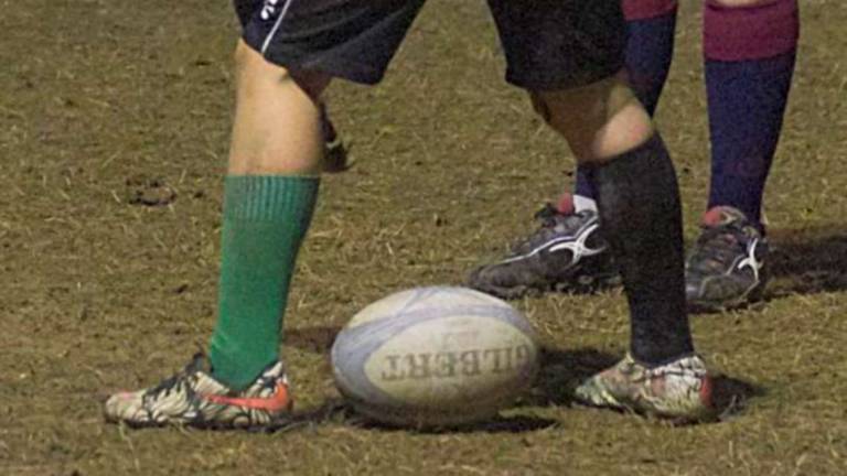 Ravenna, si fa male a rugby e cita il Comune: Colpa di una buca Ravenna, si fa male a rugby e cita il Comune: Colpa di una buca