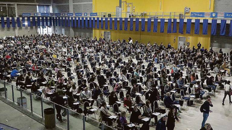 Lavoro a Rimini, in centinaia per il posto fisso in Comune Lavoro a Rimini, in centinaia per il posto fisso in Comune