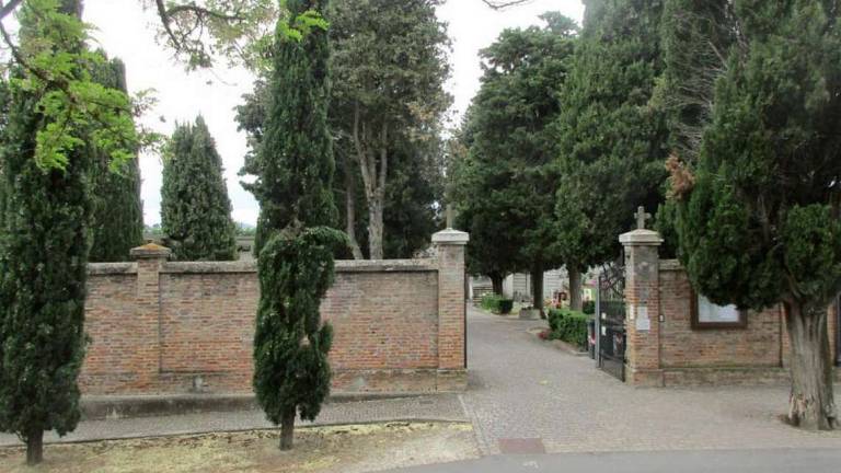 Longiano, altri furti nei cimiteri a alle persone decedute Longiano, altri furti nei cimiteri a alle persone decedute