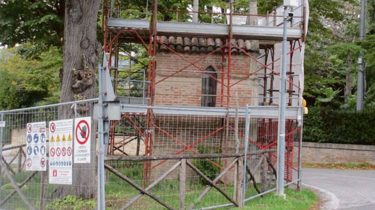 Longiano, crepe nella celletta: restauro in arrivo Longiano, crepe nella celletta: restauro in arrivo