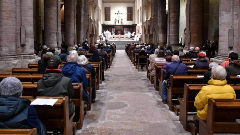 Forlì. Lavori a San Mercuriale, chiesa chiusa almeno fino a Natale Forlì. Lavori a San Mercuriale, chiesa chiusa almeno fino a Natale