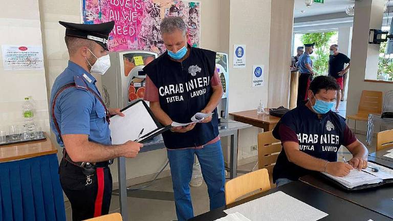 Lavoro irregolare, multa al Nizza. Il Comune chiude Villa Linda Lavoro irregolare, multa al Nizza. Il Comune chiude Villa Linda