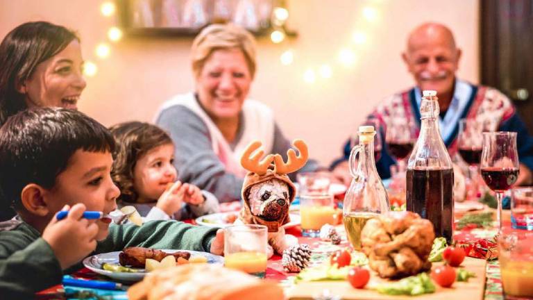 Mangiare bene e sano durante le feste: a tavola senza rinunce Mangiare bene e sano durante le feste: a tavola senza rinunce
