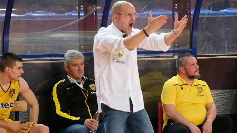 Basket B, Regazzi fa le carte al derby Raggisolaris-Andrea Costa Basket B, Regazzi fa le carte al derby Raggisolaris-Andrea Costa