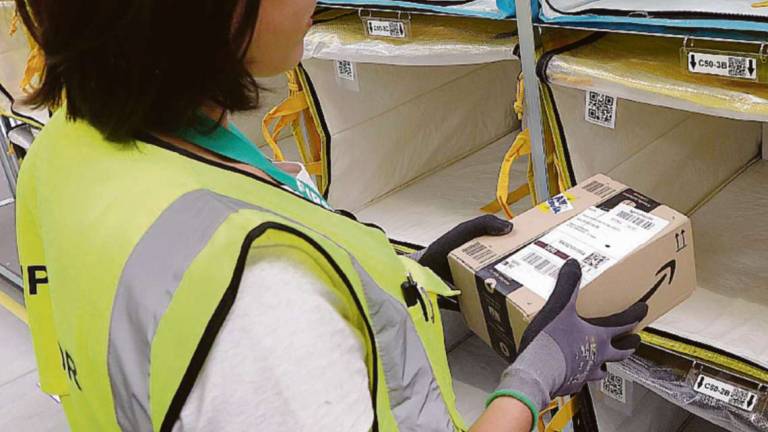 Rimini, vita da driver di Amazon: Una consegna ogni 2 minuti e 25 secondi Rimini, vita da driver di Amazon: Una consegna ogni 2 minuti e 25 secondi