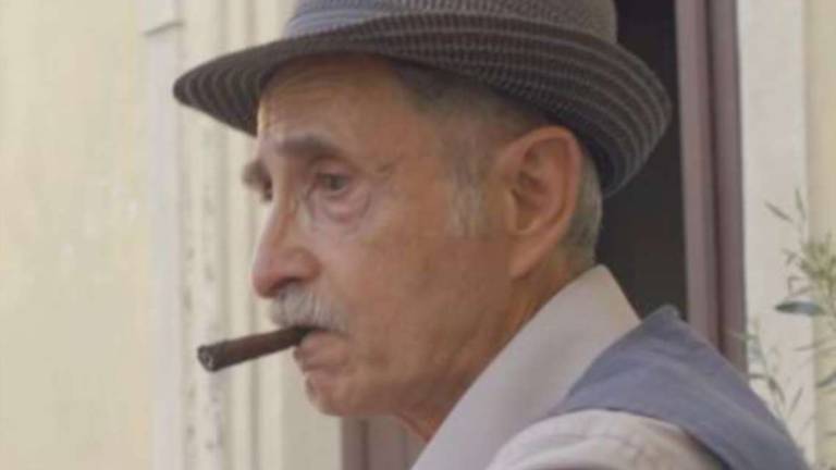 La Montiano dei poeti si ritrova con 4 amici al bar La Montiano dei poeti si ritrova con 4 amici al bar