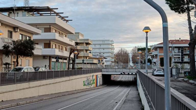 Rimini, perché i lampioni accesi al mattino a Miramare? Rimini, perché i lampioni accesi al mattino a Miramare?