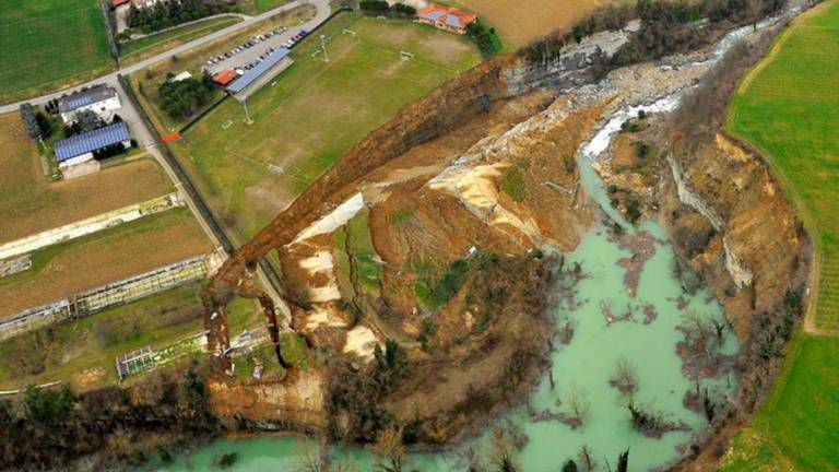 Campo sportivo di Casola Valsenio franato, geologi assolti Campo sportivo di Casola Valsenio franato, geologi assolti