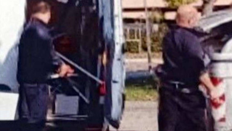 Faenza, scarti nei cassonetti: denunciato titolare di una ditta di Forlì Faenza, scarti nei cassonetti: denunciato titolare di una ditta di Forlì