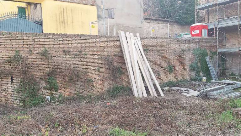 Cesena, mura malatestiane: offesa al decoro e alla tutela Cesena, mura malatestiane: offesa al decoro e alla tutela
