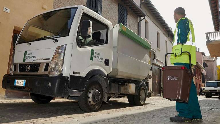 Lugo la maggioranza contro Hera. «Raccolta rifiuti, troppi errori» Lugo la maggioranza contro Hera. «Raccolta rifiuti, troppi errori»
