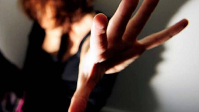 Rimini. Pesta e lascia la figlia senza mangiare: mamma a processo Rimini. Pesta e lascia la figlia senza mangiare: mamma a processo