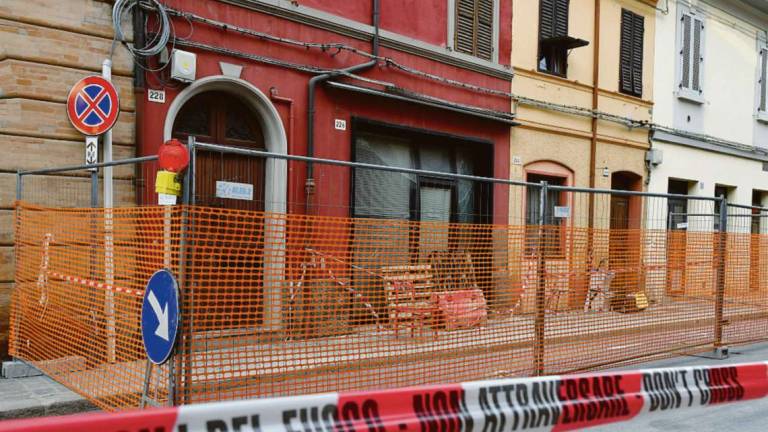 Forlì. Pericolo crollo, evacuate due case. Ponte Schiavonia sicuro Forlì. Pericolo crollo, evacuate due case. Ponte Schiavonia sicuro