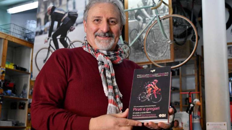 Forlì. Pirati e gregari, libro di racconti dedicato al ciclismo Forlì. Pirati e gregari, libro di racconti dedicato al ciclismo