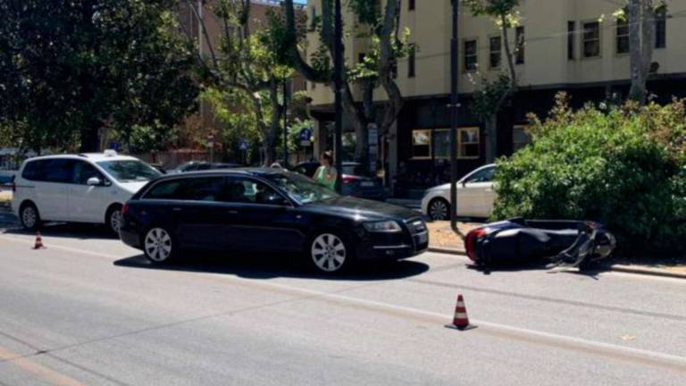 Rimini, area stazione e sosta selvaggia: incidenti a raffica Rimini, area stazione e sosta selvaggia: incidenti a raffica