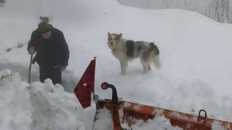 Mare di neve di Casteldelci e il medico visita con le ciaspole Mare di neve di Casteldelci e il medico visita con le ciaspole
