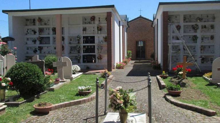 Longiano, rubati per 11 volte fiori sulla tomba e dove morì Longiano, rubati per 11 volte fiori sulla tomba e dove morì