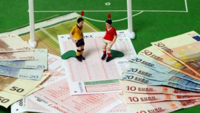 Rimini. Scommesse anomale sul calcio: in 4 rischiano il processo Rimini. Scommesse anomale sul calcio: in 4 rischiano il processo