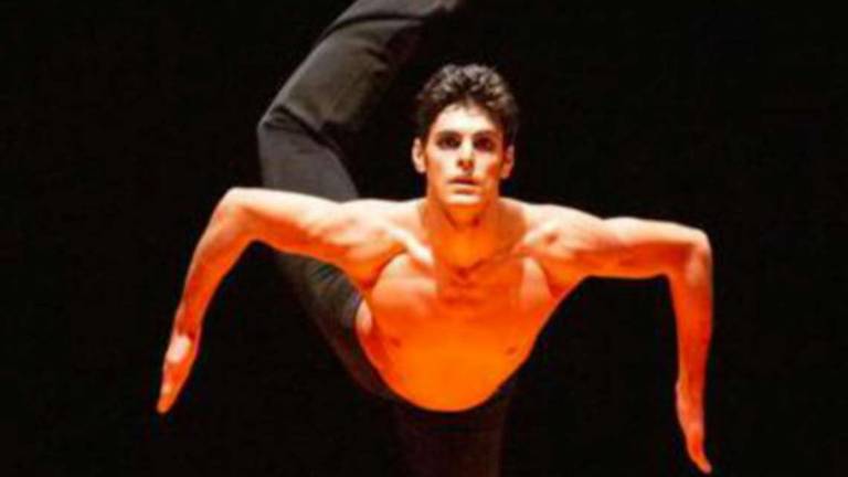 A Cesenatico cinque danzatori della scala e un pianista A Cesenatico cinque danzatori della scala e un pianista