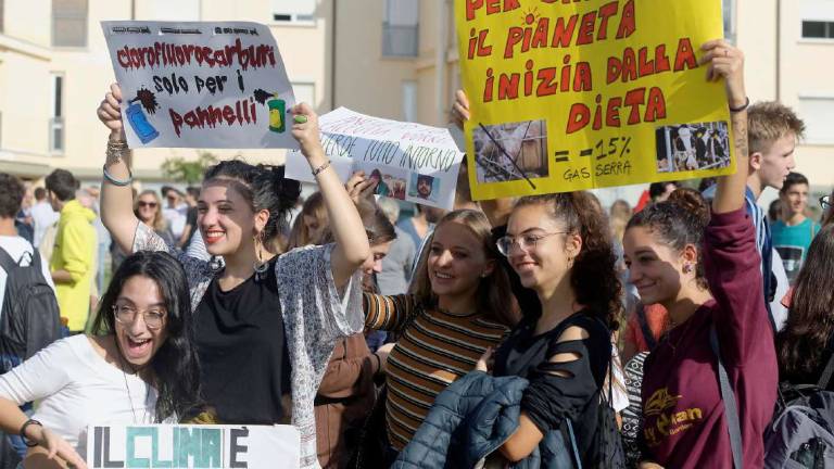 Ravenna, gli ambientalisti: Puntare su energie rinnovabili Ravenna, gli ambientalisti: Puntare su energie rinnovabili