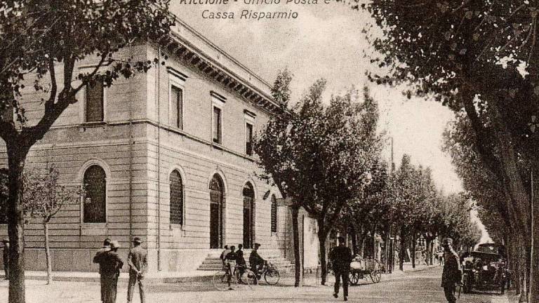La torrida estate balneare del 1922, tanti i villeggianti in camicia nera La torrida estate balneare del 1922, tanti i villeggianti in camicia nera