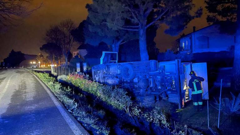 Cesenatico, chiesti autovelox e più luci nella strada pericolosa Cesenatico, chiesti autovelox e più luci nella strada pericolosa