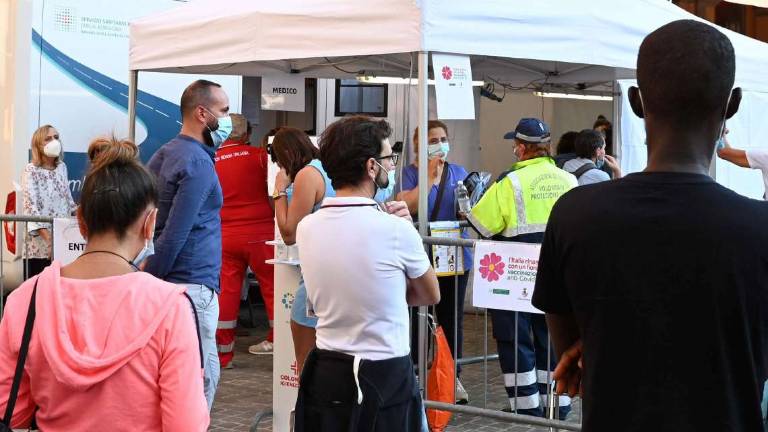 Imola, l'Ausl: L'epidemia di Covid si sta spegnendo Imola, l'Ausl: L'epidemia di Covid si sta spegnendo