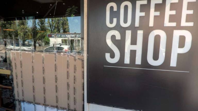 Ravenna. Spaccata al bar: uno dei ladri preso grazie ai residenti Ravenna. Spaccata al bar: uno dei ladri preso grazie ai residenti