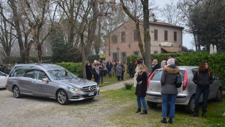Ravenna, ultimo toccante saluto allo chef Giovanni Gennari Ravenna, ultimo toccante saluto allo chef Giovanni Gennari
