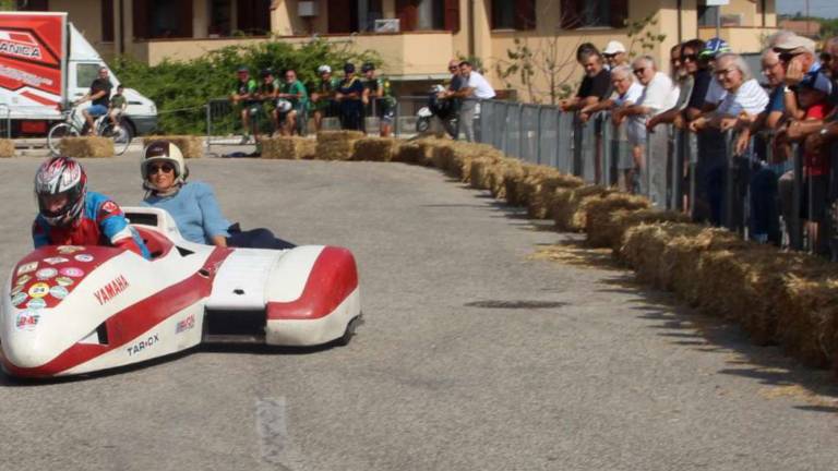 Gambettola, la sindaca sale su un bolide da 300 km all'ora Gambettola, la sindaca sale su un bolide da 300 km all'ora