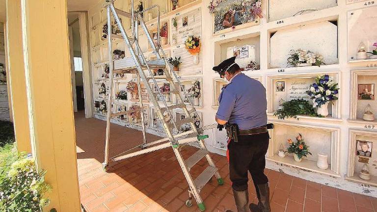 Cesena, caduta dalla scala al cimitero muore e dona gli organi Cesena, caduta dalla scala al cimitero muore e dona gli organi