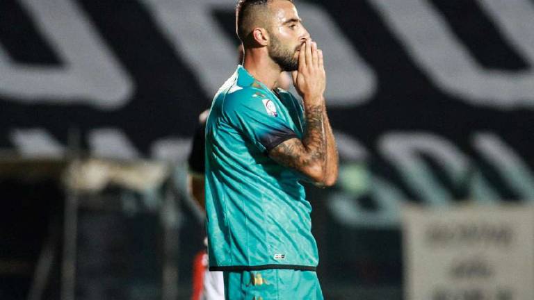 Calcio C: Cesena, il bicchiere è mezzo pieno Calcio C: Cesena, il bicchiere è mezzo pieno