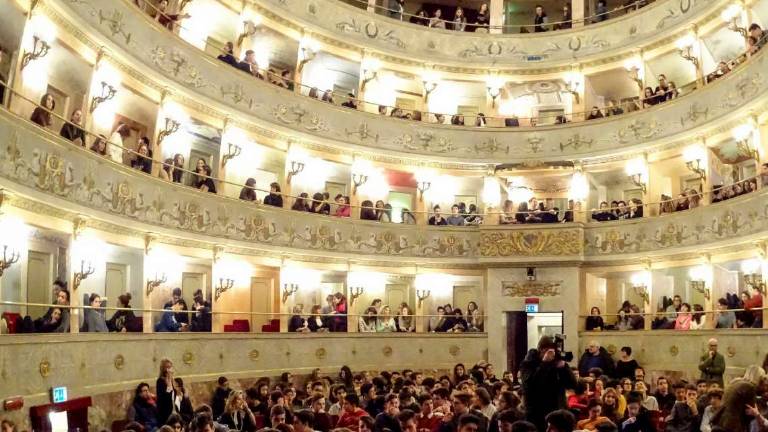 Imola, costi abbattuti alo Stignani con il cambio delle luci Imola, costi abbattuti alo Stignani con il cambio delle luci