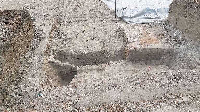 Cesena, resti dell'antica chiesa e mistero della tomba nel cantiere Cesena, resti dell'antica chiesa e mistero della tomba nel cantiere