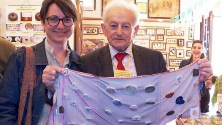 Se i piccoli bottoni possono raccontare grandi eventi storici Se i piccoli bottoni possono raccontare grandi eventi storici