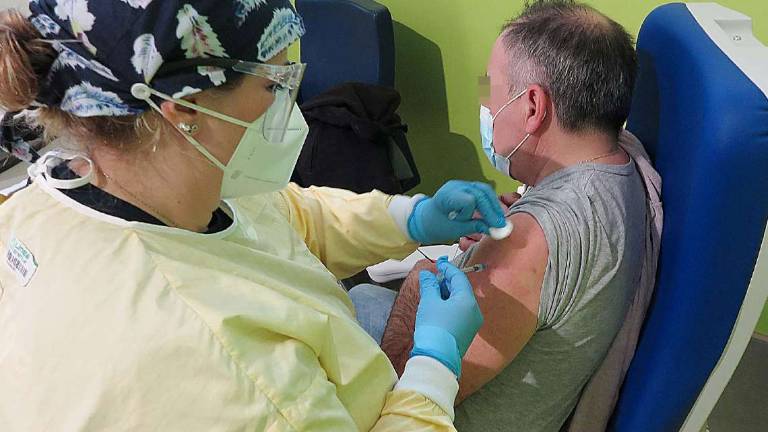 Vaccinazioni anti Covid. Emilia-Romagna pronta per la quarta dose Vaccinazioni anti Covid. Emilia-Romagna pronta per la quarta dose