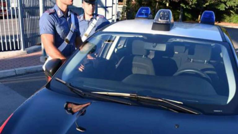 Ruba profumi per 900 euro, tradita dalla placca antitaccheggio Ruba profumi per 900 euro, tradita dalla placca antitaccheggio