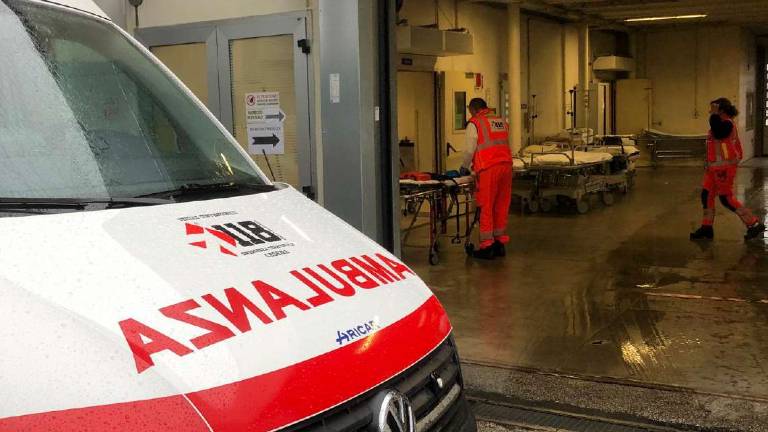 Longiano, cade mentre smonta un'impalcatura: operato d'urgenza Longiano, cade mentre smonta un'impalcatura: operato d'urgenza