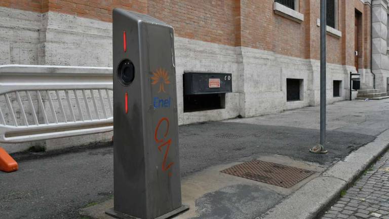 Forlì. Ricariche auto, poche e fuori uso. Cento entro l'anno Forlì. Ricariche auto, poche e fuori uso. Cento entro l'anno