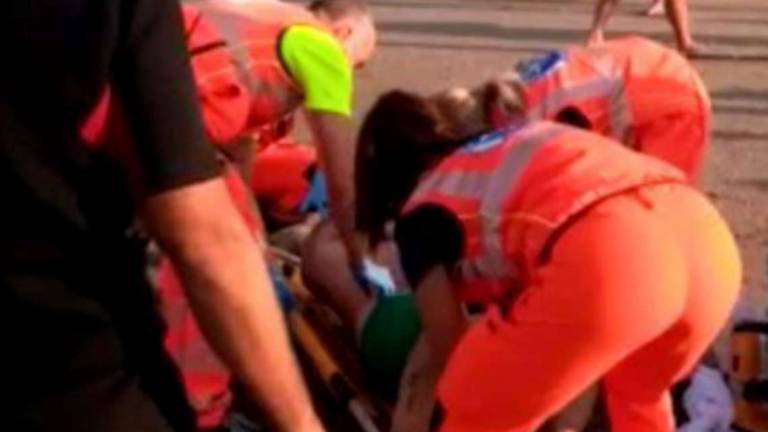 Rimini. Bagnini fuori servizio salvano cinque persone Rimini. Bagnini fuori servizio salvano cinque persone