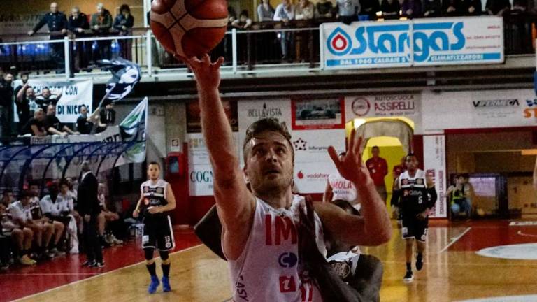Basket B, Andrea Costa pronta a riabbracciare Alex Ranuzzi Basket B, Andrea Costa pronta a riabbracciare Alex Ranuzzi