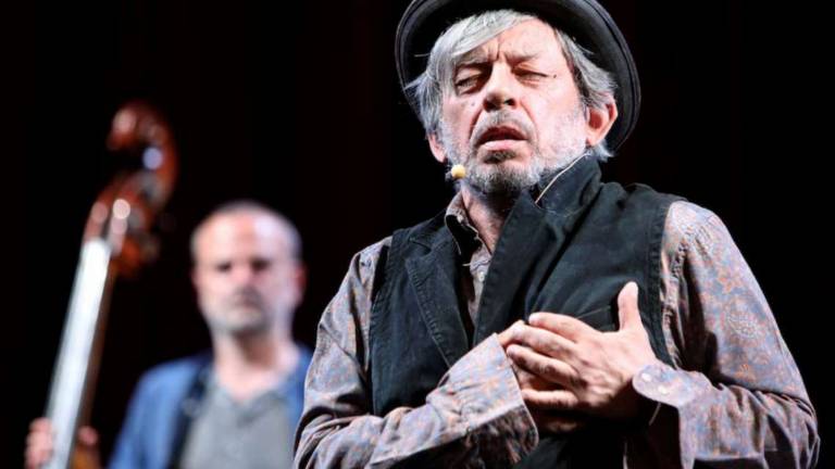 Paolo Rossi in scena a Cesena con Pane o libertà Paolo Rossi in scena a Cesena con Pane o libertà