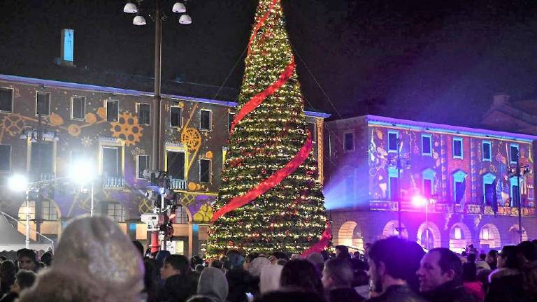 Forlì, eventi e luminarie hanno spinto le vendite natalizie Forlì, eventi e luminarie hanno spinto le vendite natalizie